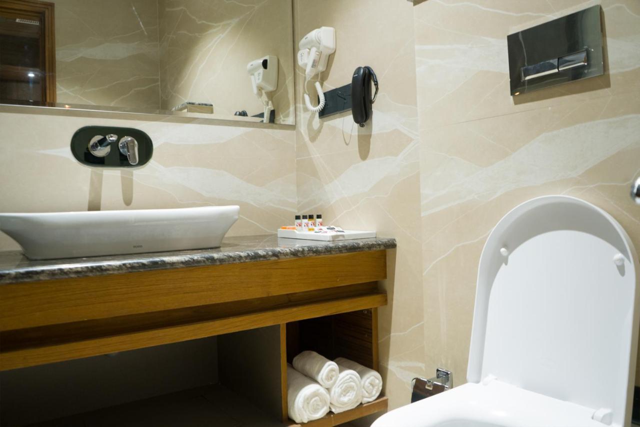 Clarks Inn Suites カングラ エクステリア 写真