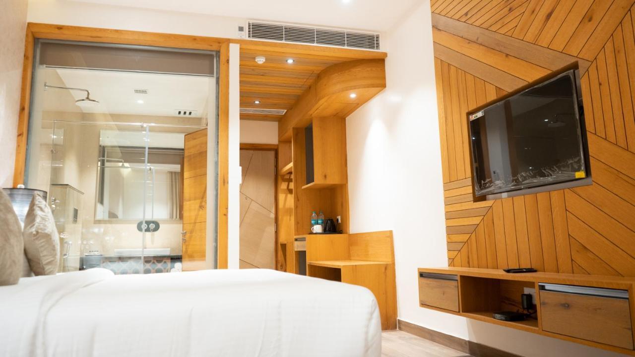 Clarks Inn Suites カングラ エクステリア 写真