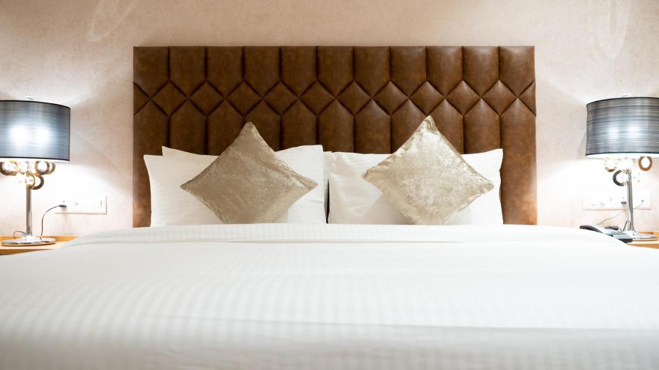 Clarks Inn Suites カングラ エクステリア 写真