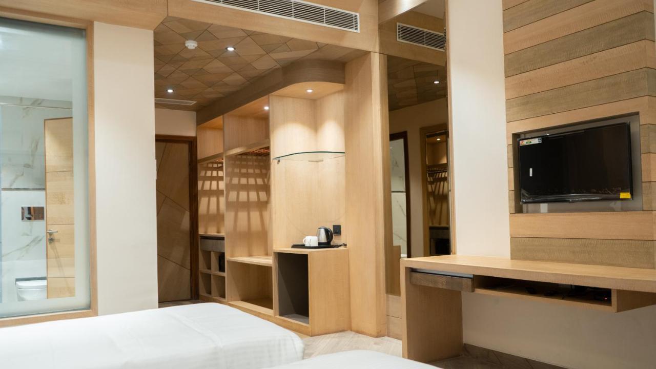 Clarks Inn Suites カングラ エクステリア 写真